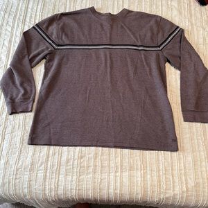 Gray men’s crewneck/sweater
